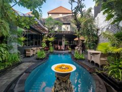 Amazing Luxurious Five Bedrooms Villa for Sale in Drupadi