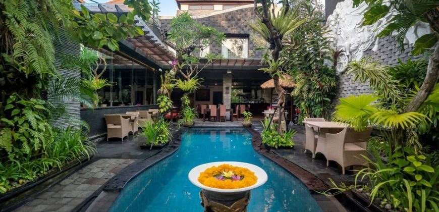 Amazing Luxurious Five Bedrooms Villa for Sale in Drupadi